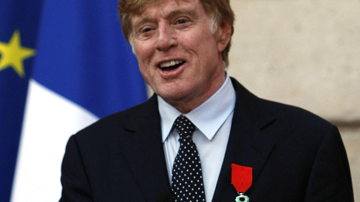 W uznaniu za dokonania w dziedzinie sztuki oraz zasługi w walce o ochronę środowiska amerykański aktor i reżyser Robert Redford otrzymał w czwartek z rąk prezydenta Francji Nicolasa Sarkozy'ego najwyższe odznaczenie w tym kraju, Order Legii Honorowej.