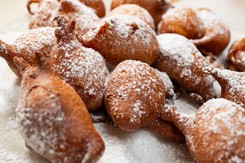 Pięciominutowe pączki jogurtowe. Pyszny przebój na karnawałowe imprezy