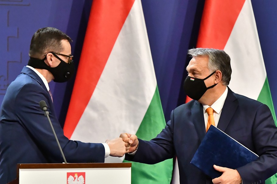 Polski premier Mateusz Morawiecki i premier Węgier Viktor Orban grożą wetem ws. unijnego budżetu, który będzie głosowany razem z zapisami o możliwości odbierania unijnych środków w przypadku braków w praworządności