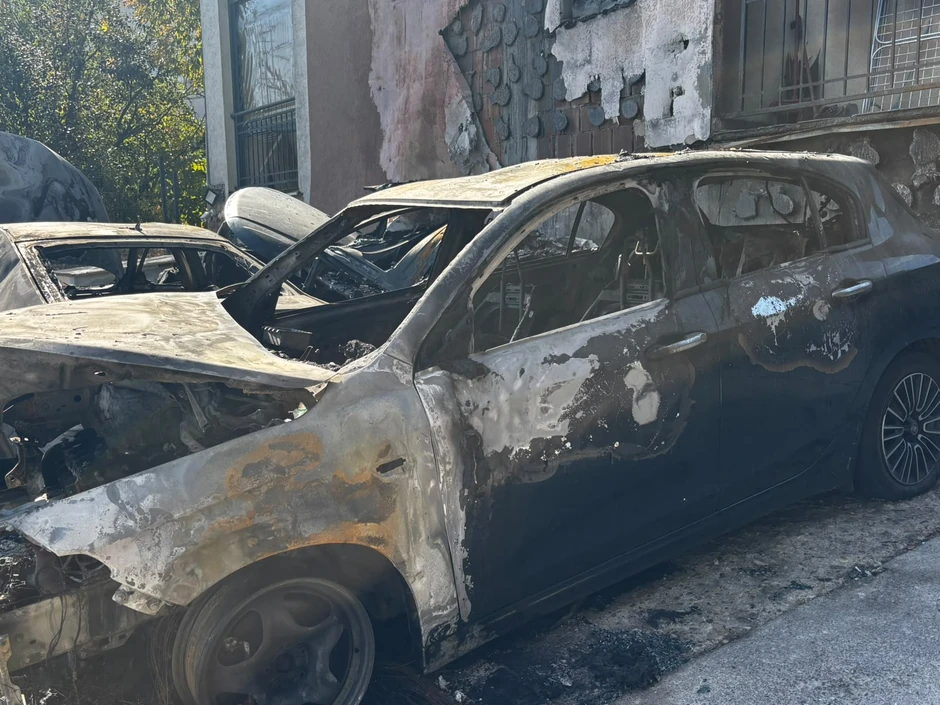 Uhapšena devojka (26) osumnjičena za paljenje automobila u Beogradu - Blic