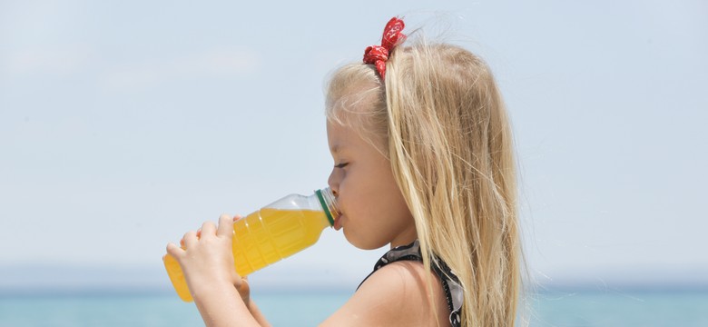 Tego absolutnie nie pij podczas upałów. Skutki mogą być poważne