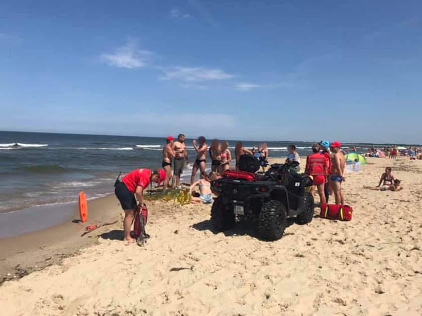 Akcja ratunkowa na plaży w Gdańsku Sobieszewie