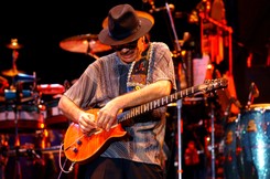 Carlos Santana jak Jay-Z i Beyonce. Jest nowa muzyka, a pomagał przy niej sam Rick Rubin