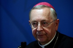 Przewodniczący Episkopatu pisze list do prezydenta. Prosi o weto w sprawie in vitro