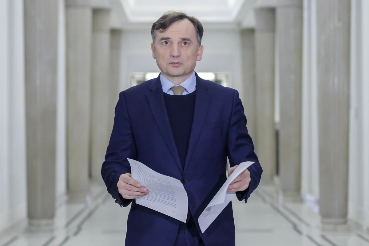 Tajne notatki Ważniaka w rękach ABW. "Ważny dowód ws. nadużyć"