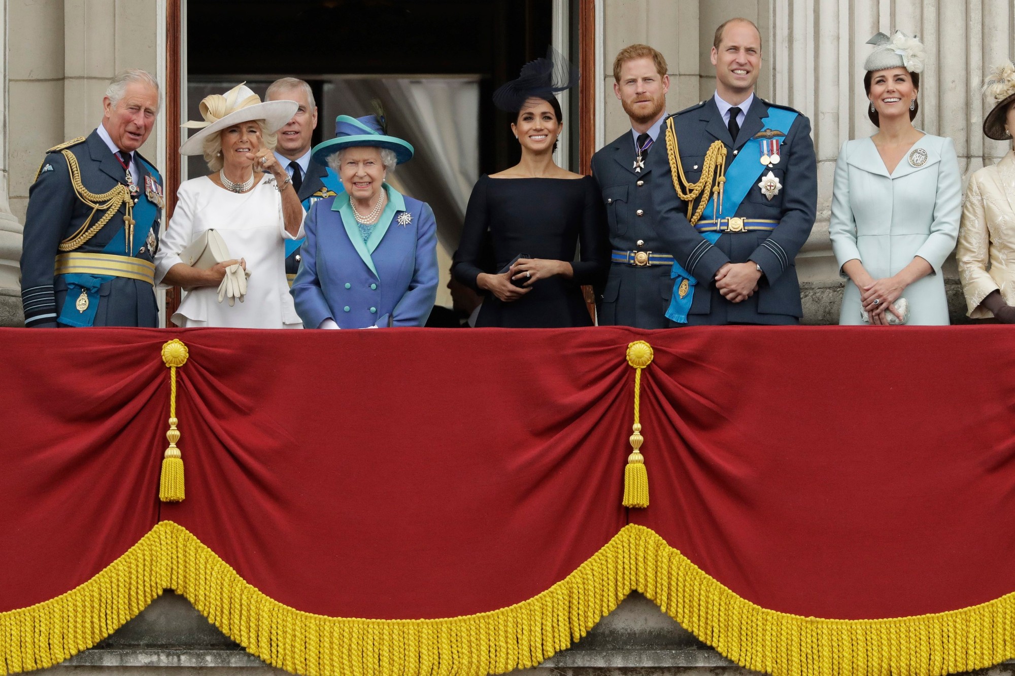 Kráľovná Alžbeta II. s rodinou v roku 2018 na balkóne Buckinghamského paláca.