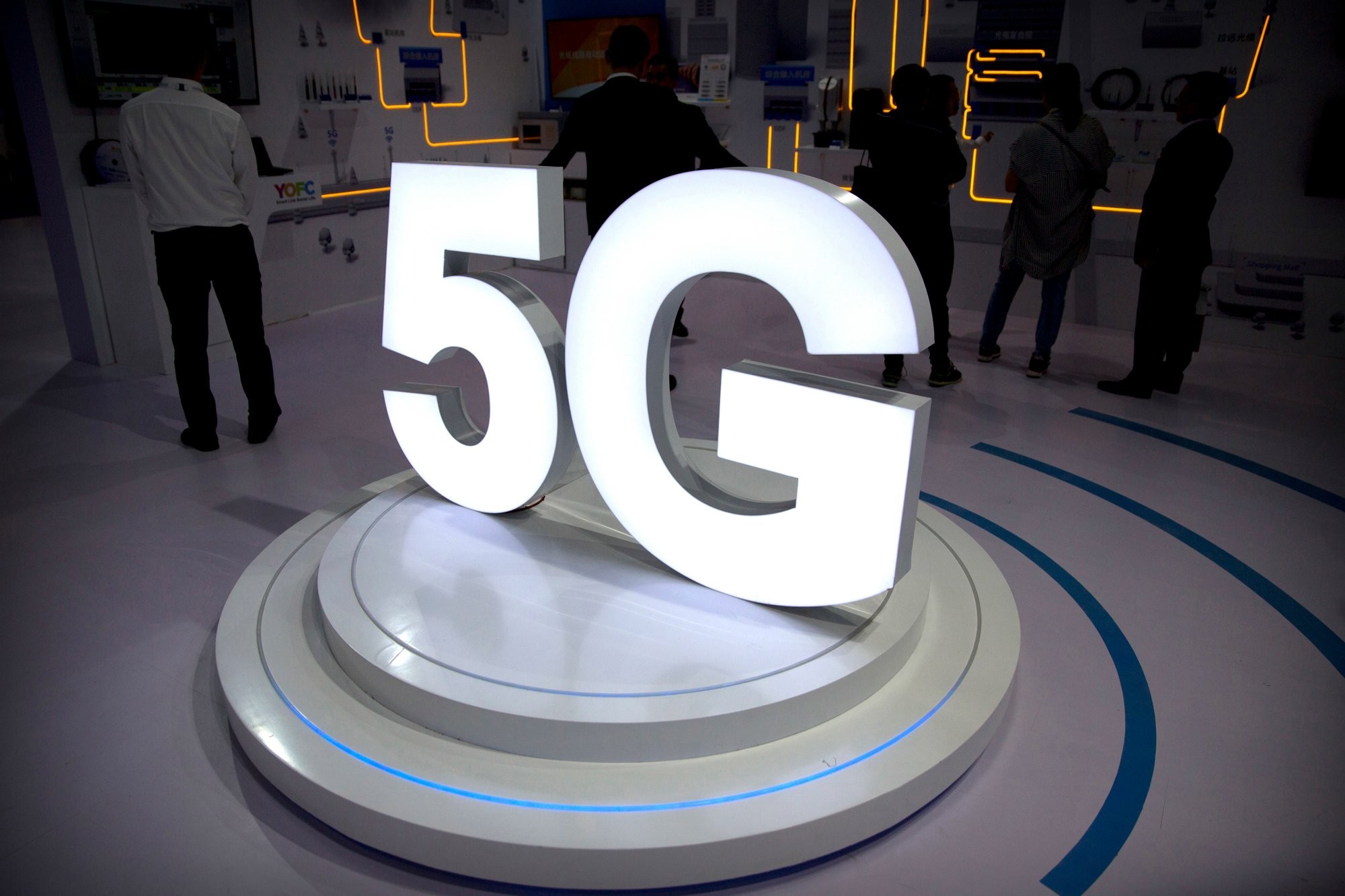 Verizon's early mobile 5G network launch positions it to a