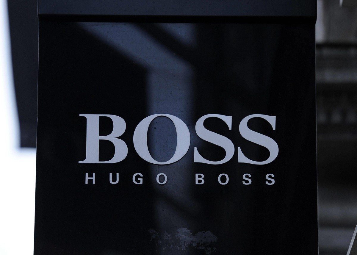 Фирма hugo boss. Хуго босс надпись. Hugo Boss логотип. Hugo Boss новый логотип. Надпись Хьюго босс.