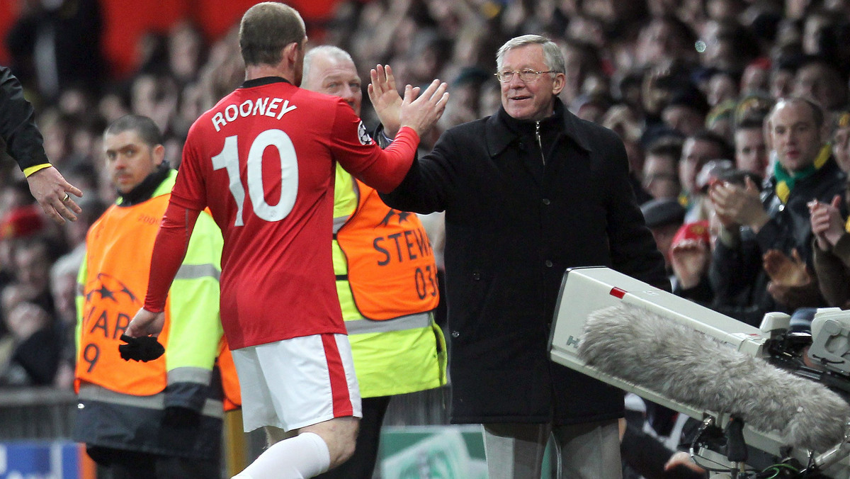 Grupa protestujących zebrała się przed domem napastnika Manchesteru United Wayne Rooney’a. Piłkarz ogłosił ostatnio, że chce opuścić klub - podaje BBC.