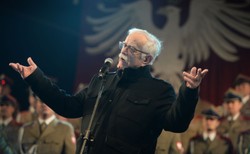 Pietrzak o Misiewiczu: Młody chłopiec, który pomagał ministrowi, napił się piwa albo coś tam palnął