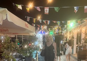 Samira na letovanju