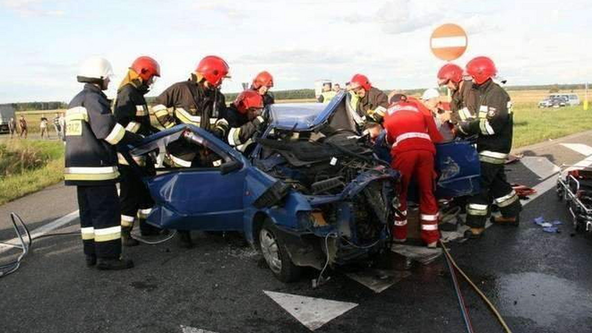 Pierwsze zostanie zbudowane na skrzyżowaniu dróg 46 i 94 we Wrzoskach. Kolejne na DK 45 w Praszce. Już ogłoszono przetarg na dokumentację - podaje NTO.