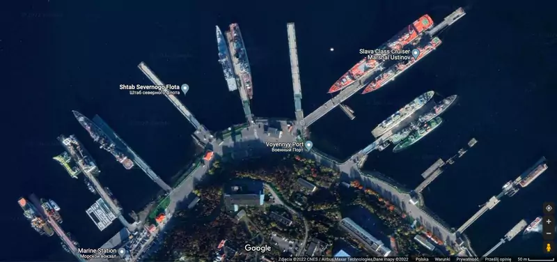 Port wojenny w Siewieromorsku. Stosunkowo wyraźne zdjęcia tego terenu pojawiły się w Google&#39;u już w 2013 r.