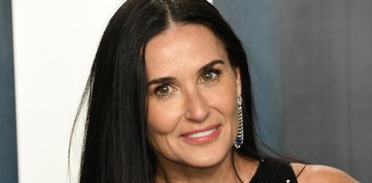 Demi Moore pozuje w skąpym bikini. 58-letnia aktorka rozpaliła zmysły internautów. Czy ona się starzeje?!