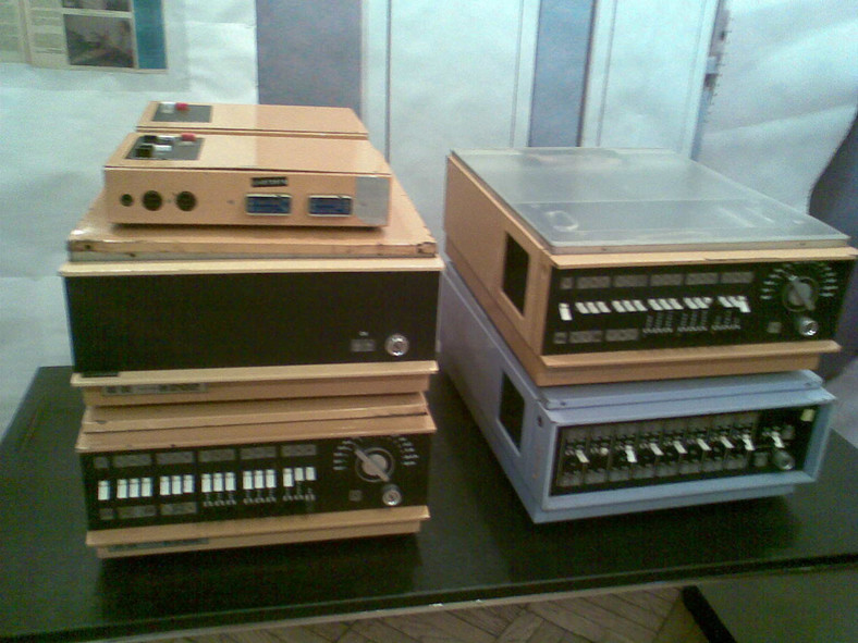 Minikomputer K-202 z urządzeniami peryferyjnymi