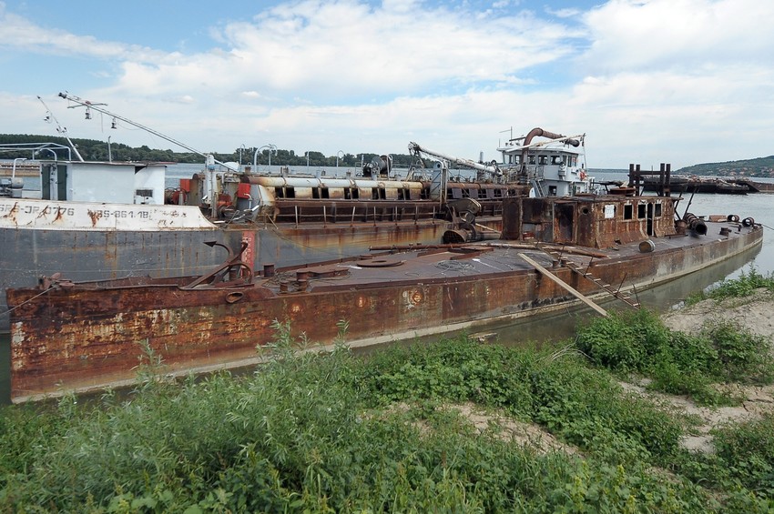 Brod „Bodrog“ tri puta je bio potapan i vađen , a bio je u upotrebi u mornarici sve do 1962. godine, kada postaje ponton, što je i danas.