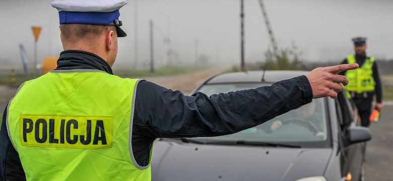 Mandat 3 tys. zł na dzień dobry. Dziś policja zaskoczy kierowców. Masz to w aucie?