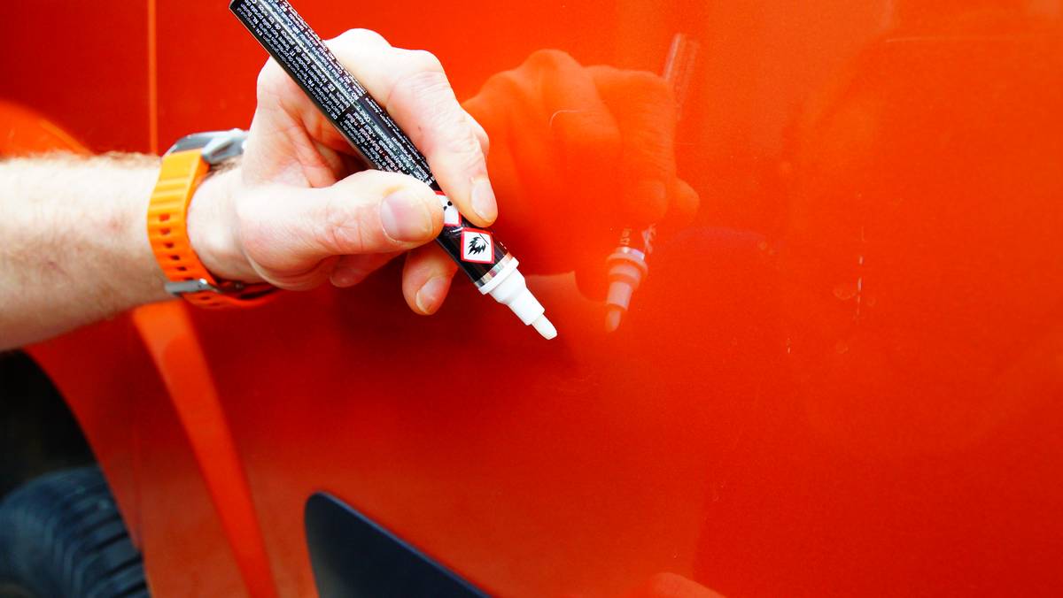 Test flamastra na rysy. Czy Quixx Pen rzeczywiście usuwa rysy? A może