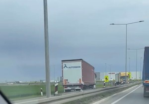 Kamion u kontrasmeru na auto-putu kod Dobanovaca