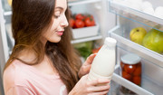 Jak przechowywać mleko w lodówce? Jakie mleko kupić?
