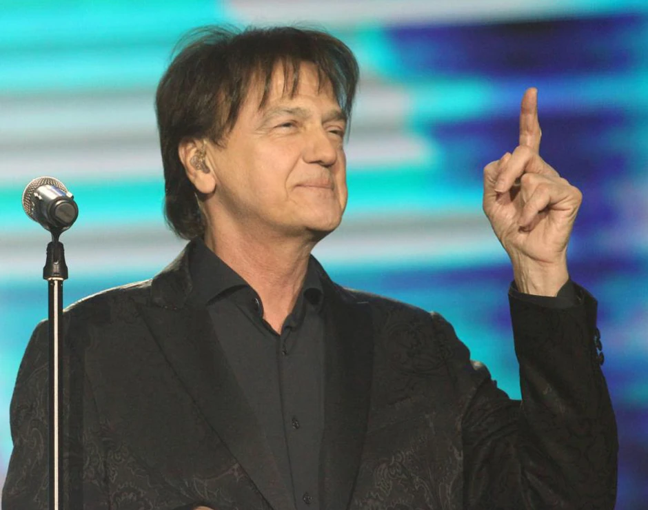 Zdravko Čolić otkrio šta radi sa brushalterima koje dobija od obožavateljki