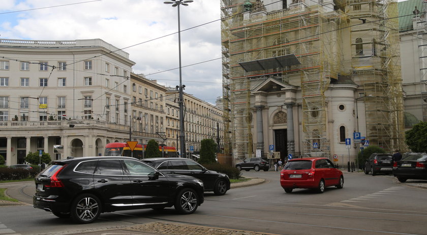 Plac Zbawiciela kawiarnią plenerową?!