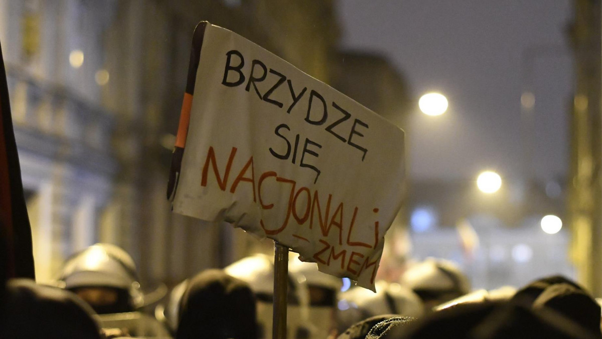 Do wyjścia na ulice poznaniaków zachęca porozumienie "Poznań Wolny od Nacjonalizmu" w skład którego wchodzą stowarzyszenia oraz partie polityczne. Wspólnie chcą pokazać, że w Poznaniu nie ma zgody na przejawy rasizmu czy ksenofobii. Demonstracja poprzedza Światowy Dzień Walki z Dyskryminacją Rasową, który przypada 21 marca. Organizatorzy mają nadzieję, że demonstracja w sobotę przyciągnie tłumy mieszkańców.