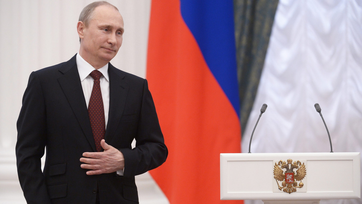 Prezydent Władimir Putin, zgodnie z zapowiedzią, otworzył konto w Banku Rossija. Ma być to wyraz solidarności z firmą, wobec której Stany Zjednoczone, w związku z wydarzeniami na Krymie, zastosowały sankcje.