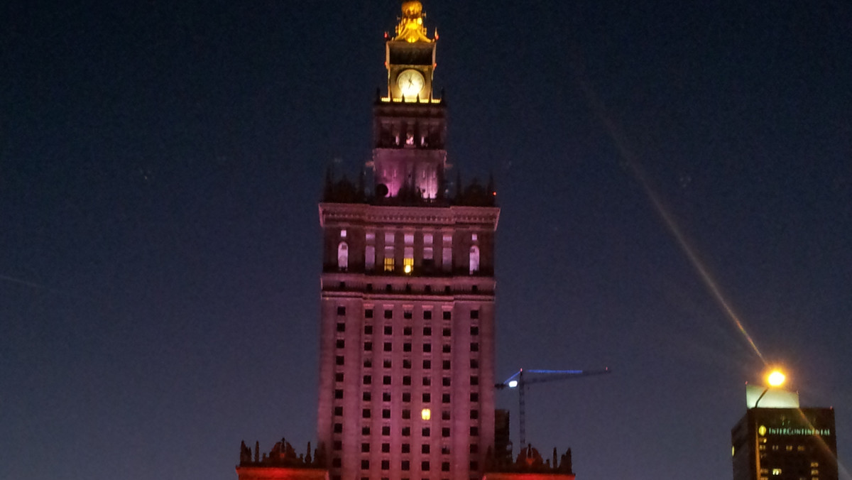 Pałac Kultury i Nauki zmieni dziś swoje oblicze. W poniedziałek wieczorem najbardziej charakterystyczny budynek stolicy rozbłyśnie na… różowo.