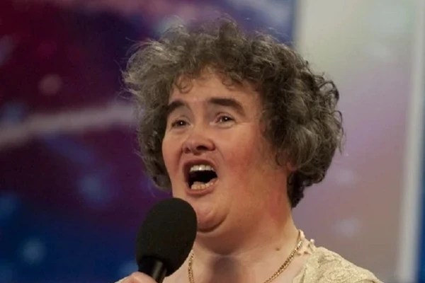 GORE MREŽE ZBOG NOVIH FOTKI SUZAN BOJL Evo kako izgleda sa 65 GODINA - svi kažu da NIKAD NIJE BILA LEPŠA: Ima milione, ni za šta na svetu ne bi otišla iz rodnog mesta, komšije tvrde da je DUŠA OD ČOVEKA