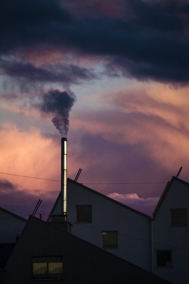 Smog to m.in. wynik emisji z transportu i przemysłu, w tym energetycznego i grzewczego