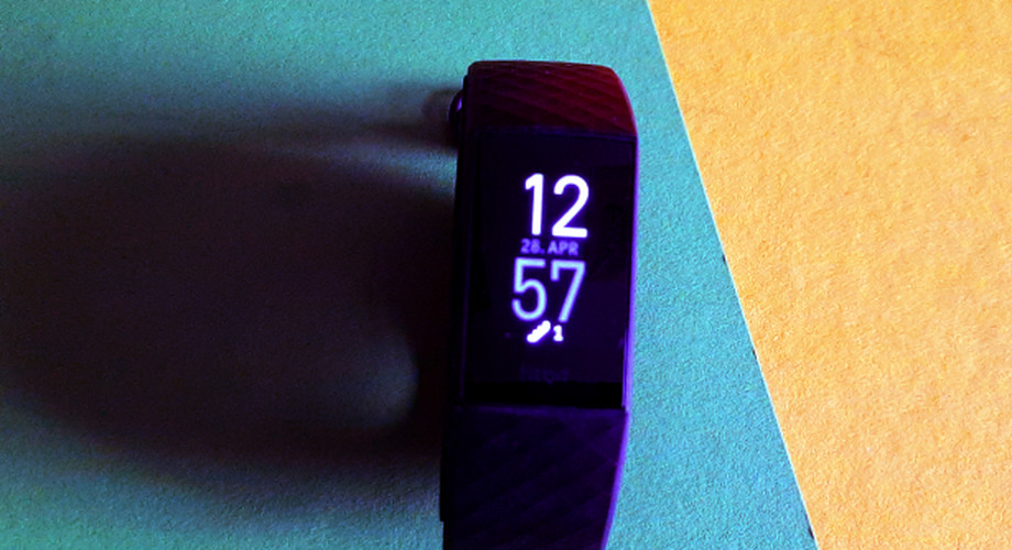 Fitbit Charge 4 im Test: Fitness-Tracker mit GPS | TechStage