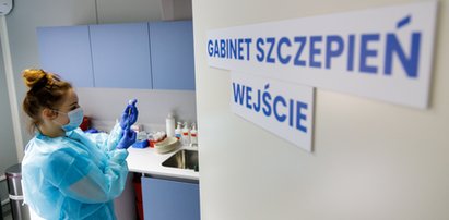 Postulują wprowadzenie radykalnych środków. Nie chcesz się szczepić na COVID-19? Stracisz pracę i zapłacisz wysoką karę!