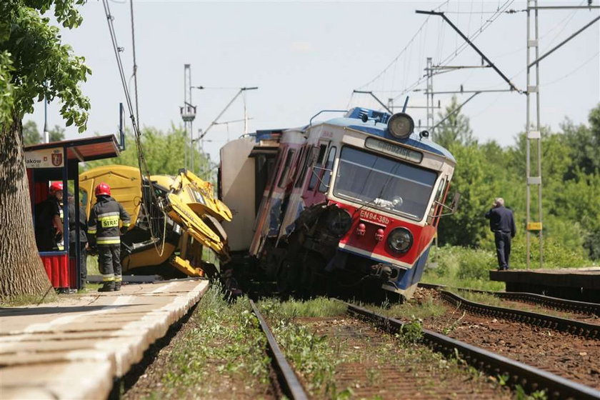 Pociąg zderzył się z koparką! Są ciężko ranni. NOWE FAKTY!