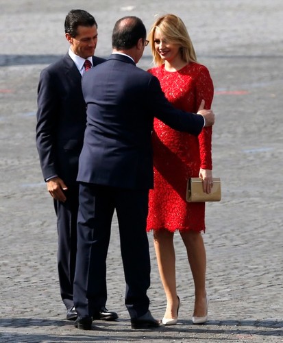 Angélica Rivera i Enrique Peña Nieto z prezydentem Hollande'em