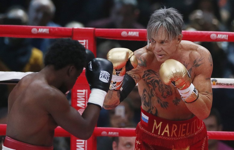 Mickey Rourke znokautował rywala. Elliot Seymour przegrał z 62-latkiem już II rundzie