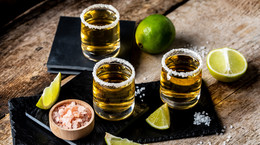 Tequila - pić z cytryną czy pomarańczą? Wpływ tequili na zdrowie