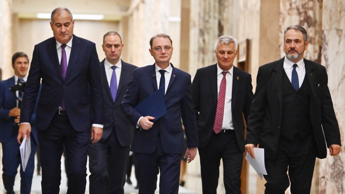 „Scenariul cel mai probabil este să nu existe taxe noi în 2027”, însă „nu avem toate cifrele”, spun surse guvernamentale. Ce se discută despre impozitul progresiv și majorarea pensiilor