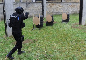 Policija