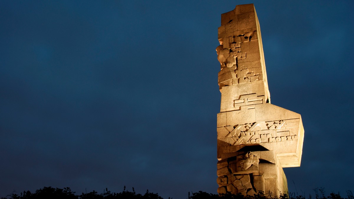 Sytuacja, która miała miejsce dzisiaj rano na Westerplatte, była niecodzienna i dla nas niezrozumiała – uważa ZHP. Chodzi o odsunięcie harcmistrza Artura Lemańskiego od odczytania Apelu Pamięci. ZHP zapowiada, że zwróci się do prezydenta o pomoc w wyjaśnieniu sprawy.