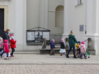 W efekcie uruchomienia programu Rodzina 500 plus nastąpił znaczący wzrost udziału wydatków na politykę rodzinną w PKB — z 1,78 proc. PKB w 2015 r. do 4 proc. PKB obecnie