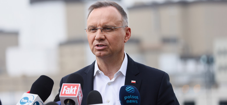 Andrzej Duda chce zachować "swoich" ambasadorów. Dotarli do listy