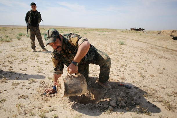 The Wider Image: On patrol with the Sinjar Resistance Units