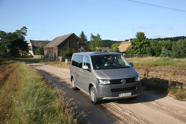 Volkswagen Multivan 2.0 BiTDI PanAmericana: salonka na eskapady