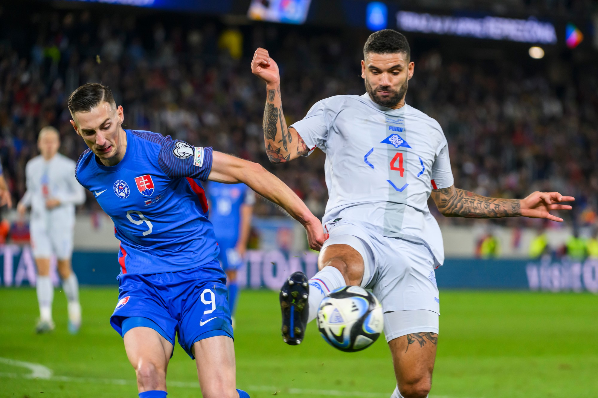 Róbert Boženík (Slovensko) a Victor Pálsson (Island).