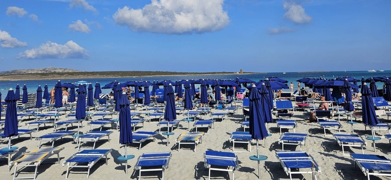 Nowe, restrykcyjne zasady na plażach. Mowa wprost o "mafii leżakowej"