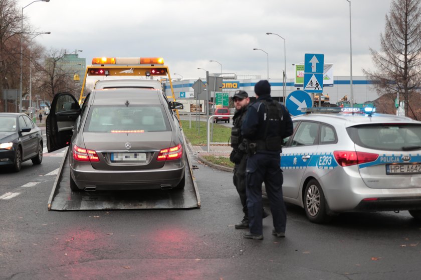 Pijany kierowca zaatakował policjantów