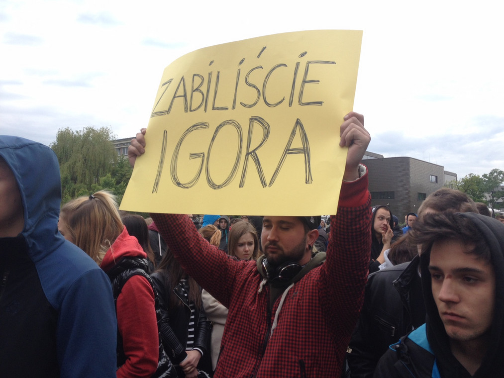 Po śmierci Igora Stachowiaka przed komisariatem policji odbyły się protesty