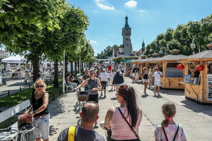 Polacy będą mniej wydawać w restauracjach. Gastronomię może uratować tylko sezon