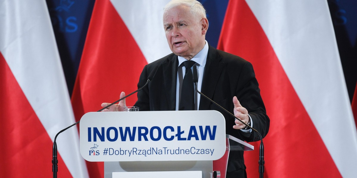 Jarosław Kaczyński podczas wizyty w Inowrocławiu pomylił się. I to nie raz. 